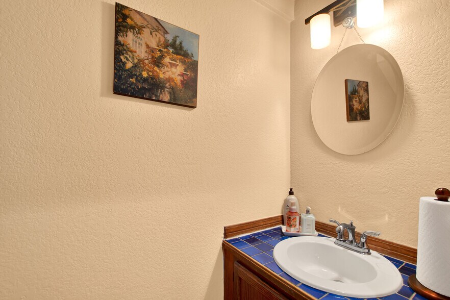More Photos Of 673 N Grant St, Denver Office For Sale