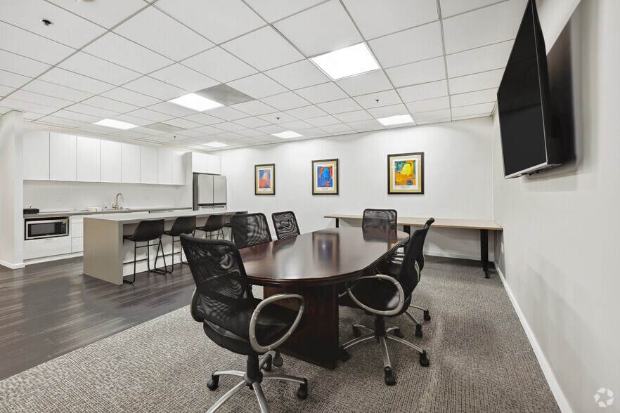 More Photos Of 626 Wilshire Blvd, Los Angeles Office For Lease