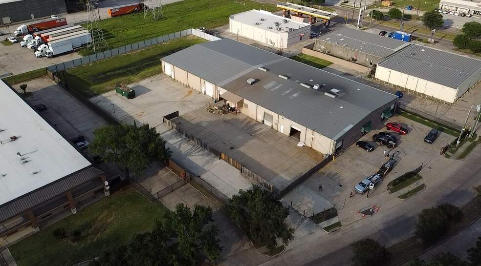 More Photos Of 4748 Sherwood Ln, Houston Warehouse For Lease