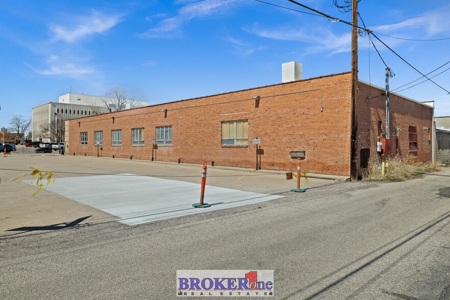 More Photos Of 225 N Wolcott St, Casper Flex For Lease