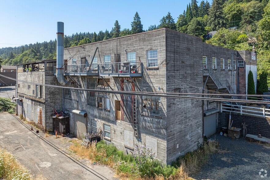 More Photos Of 10818-10828 NW Saint Helens Rd, Portland Light Manufacturing For Sale