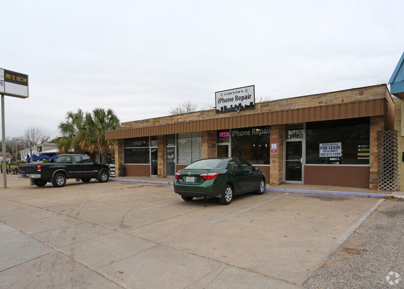 Primary Photo Of 3462 Blue Bonnet Cir, Fort Worth Storefront For Lease