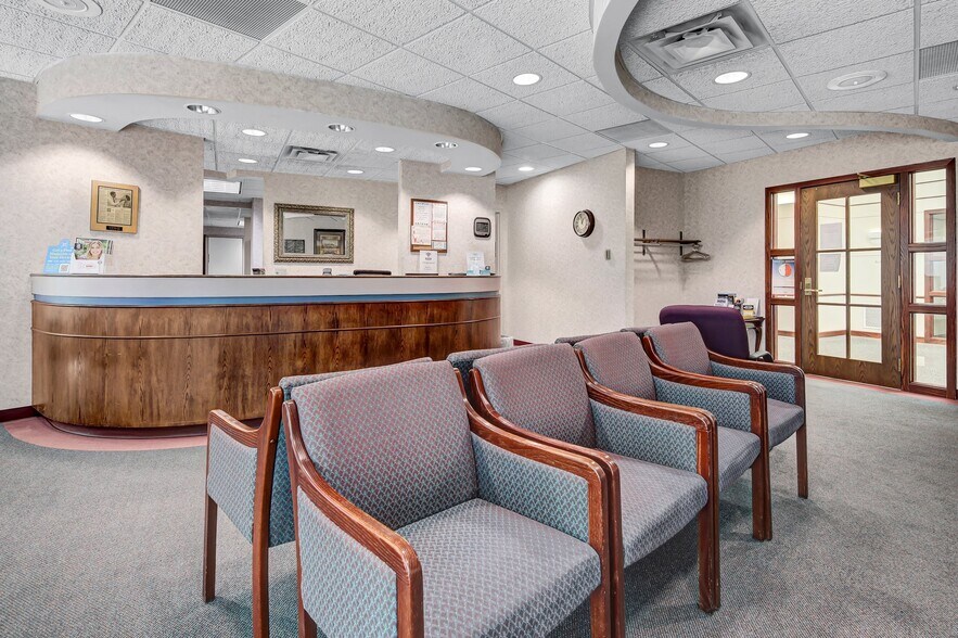 More Photos Of 1511 Northway Dr, Saint Cloud Medical For Sale