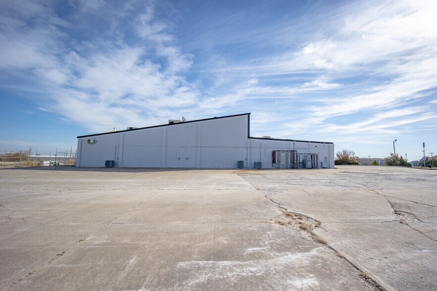 More Photos Of 6825 W Wilshire Blvd, Oklahoma City Theater Concert Hall For Sale