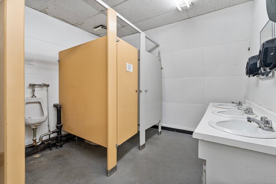 More Photos Of 227 Cherry St, Ithaca Manufacturing For Sale