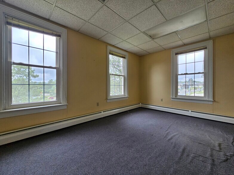 More Photos Of 103 S Main St, Middletown Office For Sale