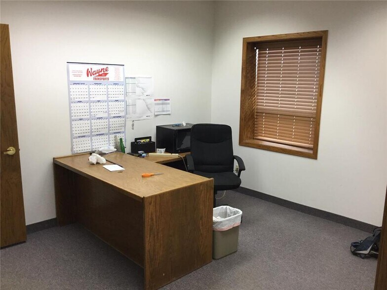 More Photos Of 2400 Myers Rd, Albert Lea Warehouse For Sale