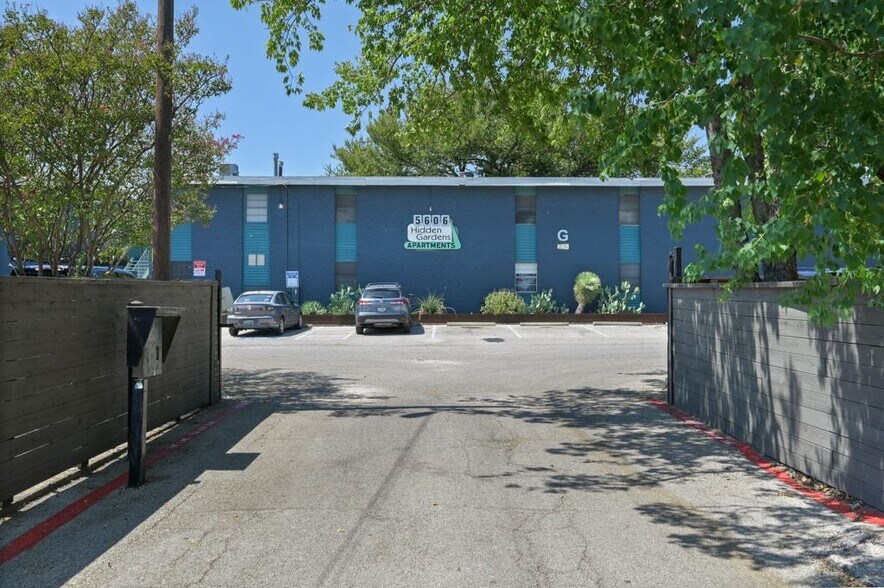 More Photos Of 5606 N Lamar Blvd, Austin Apartments For Sale