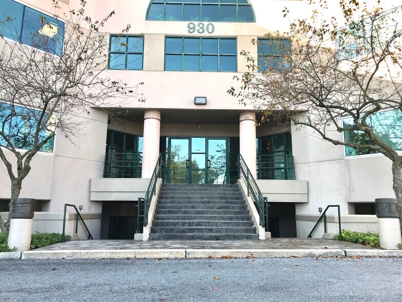 More Photos Of 930 Red Rose Ct, Lancaster Medical For Lease