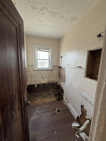 More Photos Of 2289 Upton Ave, Toledo Apartments For Sale