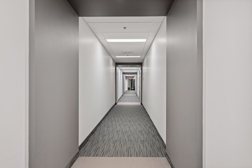 More Photos Of 2500-2600 Rue Beaurevoir, Québec Office For Lease