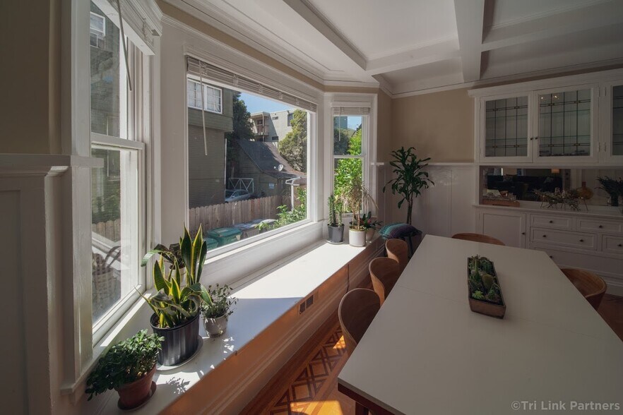 More Photos Of 435 Vernon St, Oakland Specialty For Sale