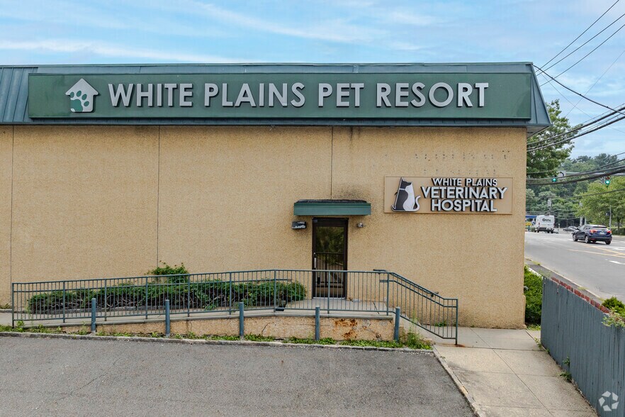 More Photos Of 1 Brockway Pl, White Plains Veterinarian Kennel For Lease