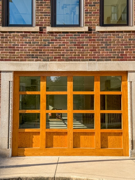 More Photos Of 200 Main Plz, San Antonio Office For Lease