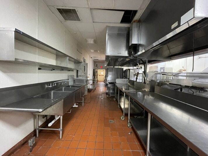 More Photos Of 2820 I-10 E, Beaumont Restaurant For Lease