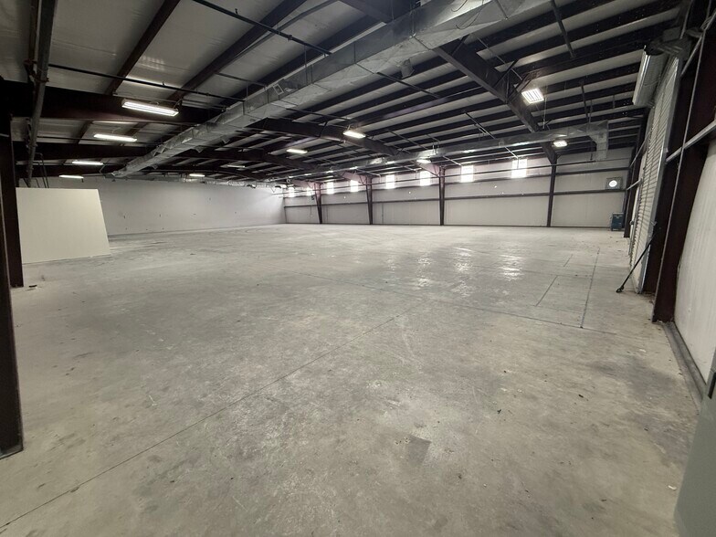 More Photos Of 3943 S Interstate 35, New Braunfels Unknown For Lease