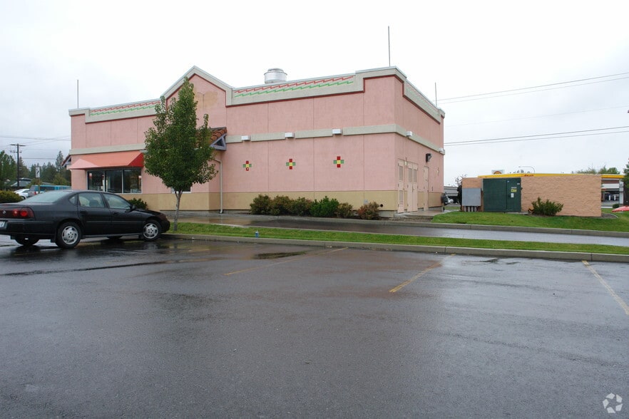 More Photos Of 12226 N Division St, Spokane Fast Food For Lease
