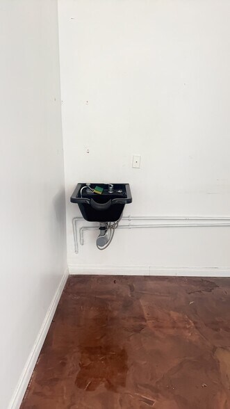 More Photos Of 848 N La Cienega Blvd, Los Angeles Unknown For Lease