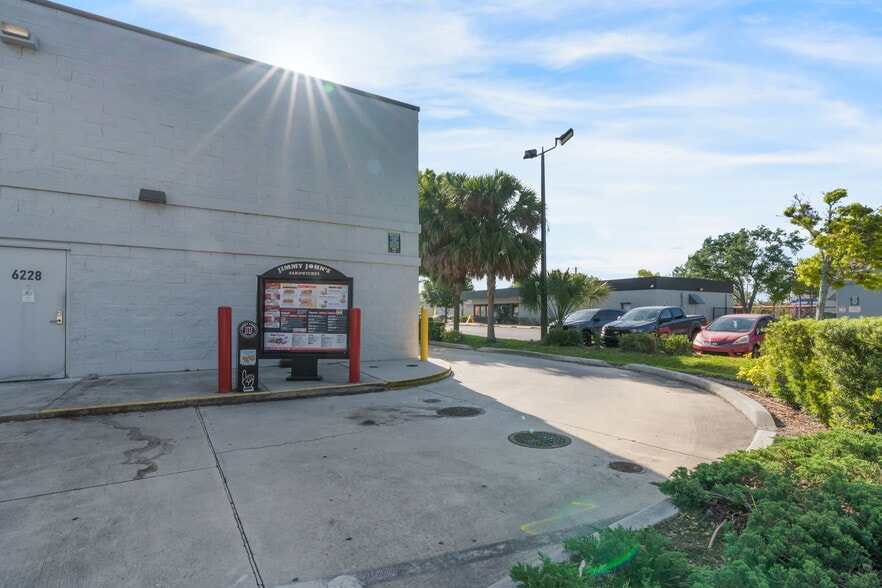 More Photos Of 6228 14th St W, Bradenton Storefront For Lease
