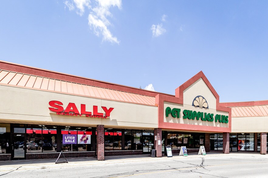 More Photos Of 1861-1927 E Sangamon Ave, Springfield General Retail For Sale