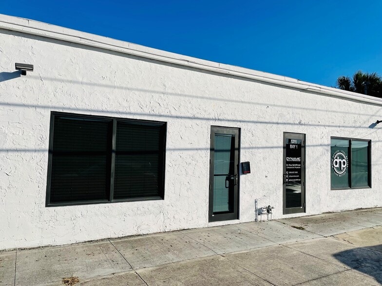 More Photos Of 1211 Okeechobee Rd, West Palm Beach Flex For Lease