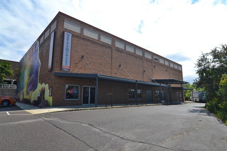 More Photos Of 130 N 1st St, Wausau Storefront Retail Office For Lease