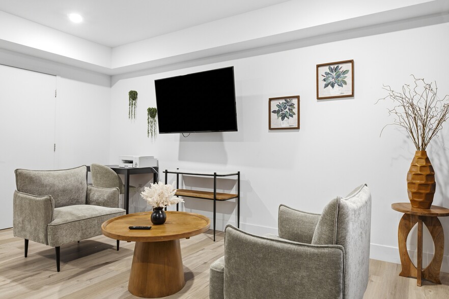 More Photos Of 744 S Mariposa Ave, Los Angeles Apartments For Sale