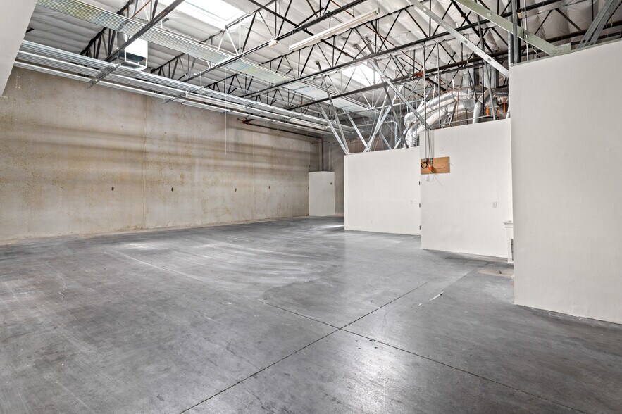 More Photos Of 4570 W Post Rd, Las Vegas Unknown For Lease