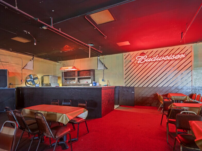 More Photos Of 1508 SE 25th St, Oklahoma City Bar For Sale