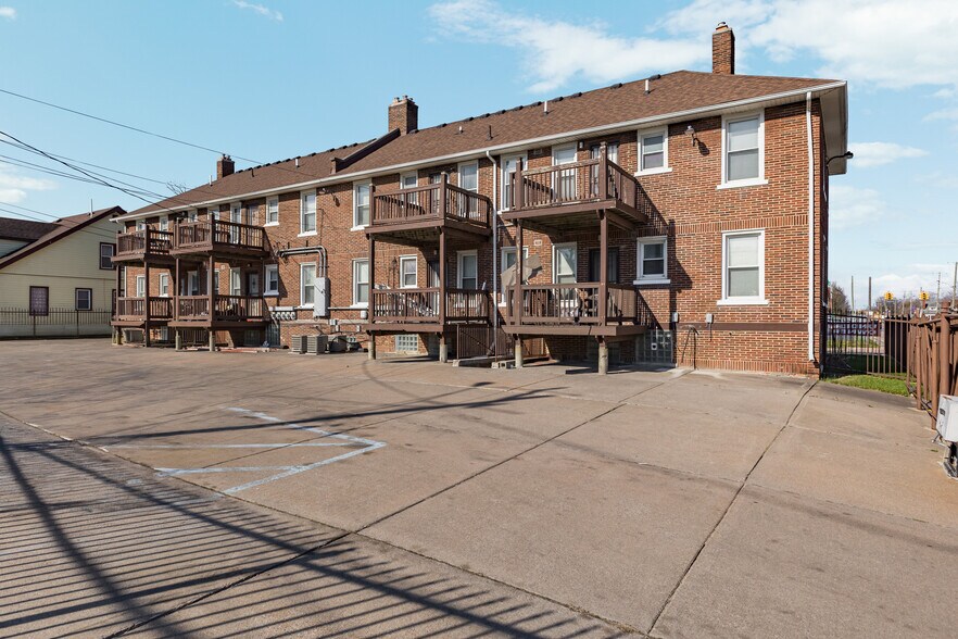 More Photos Of 13660 Ohio St, Detroit Apartments For Sale