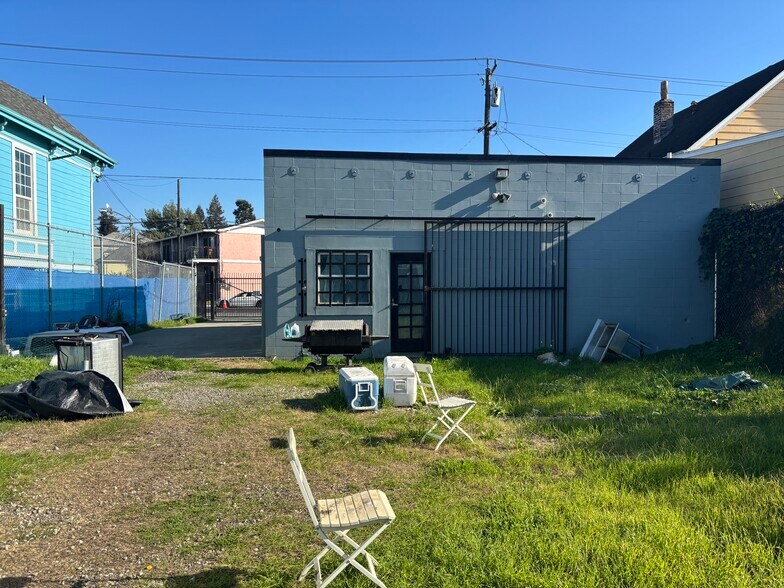 More Photos Of 2429 Market St, Oakland Warehouse For Sale