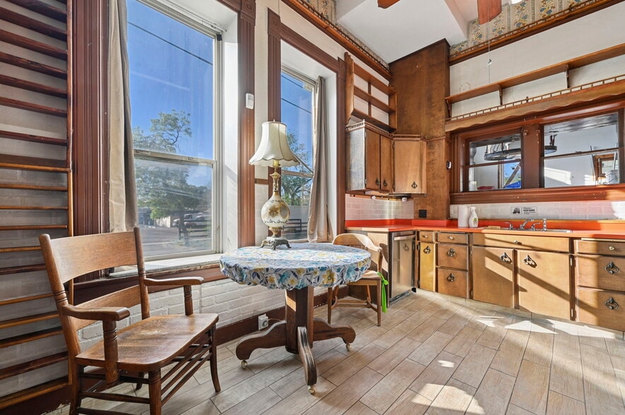More Photos Of 2801 W Colorado Ave, Colorado Springs General Retail For Sale