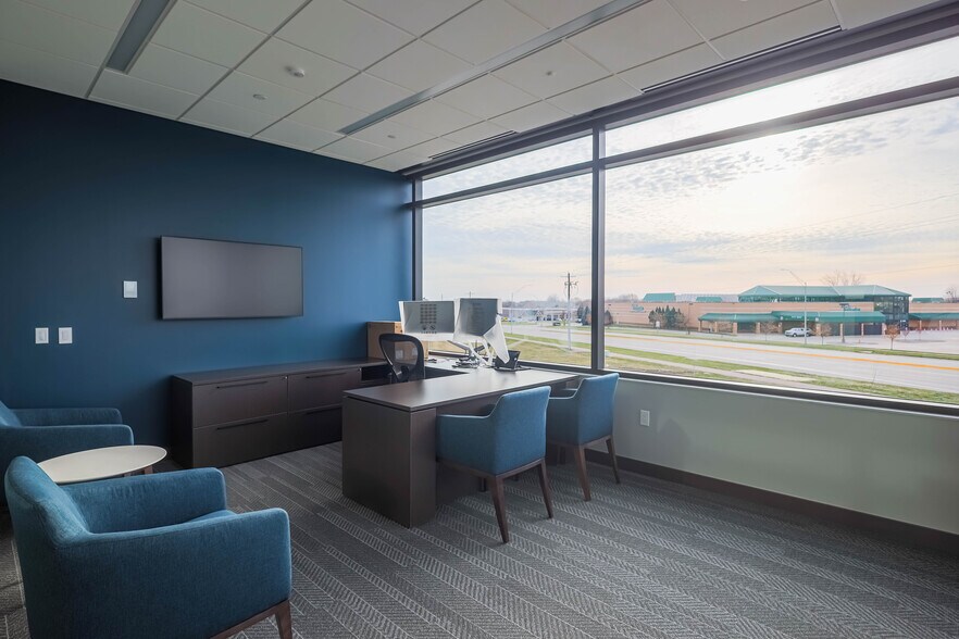 More Photos Of 15591 Hickman Rd, Clive Bank For Sale