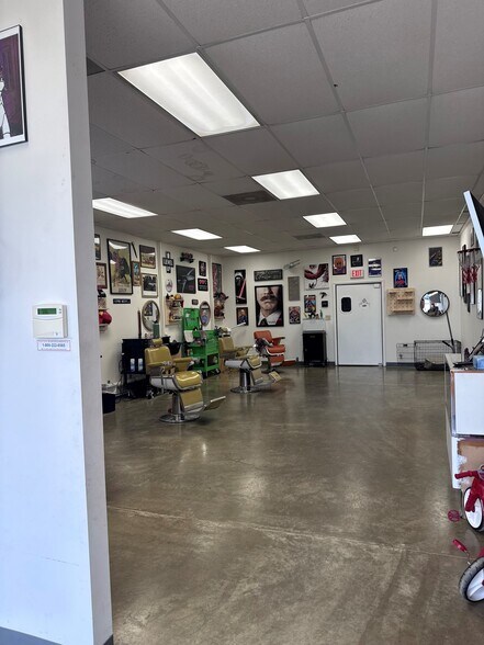 More Photos Of 1633 S Washington St, Millersburg Freestanding For Lease