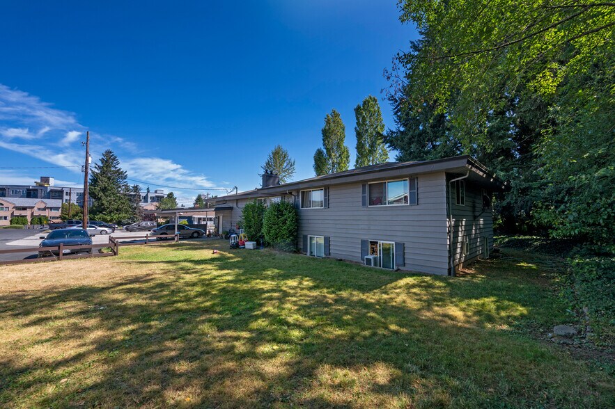 More Photos Of 1031 SW 122nd St, Seattle Apartments For Sale