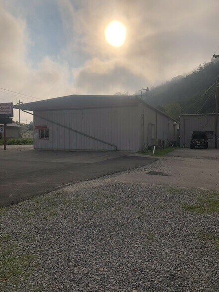 More Photos Of 1286 Huff Creek Hwy, Mallory Auto Repair For Sale