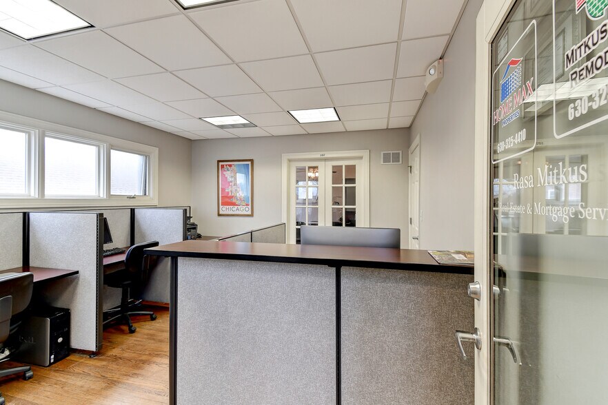 More Photos Of 103 E Ogden Ave, Clarendon Hills Office For Sale