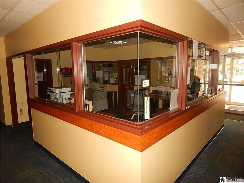 More Photos Of 355 Central Ave, Fredonia Storefront Retail Office For Lease
