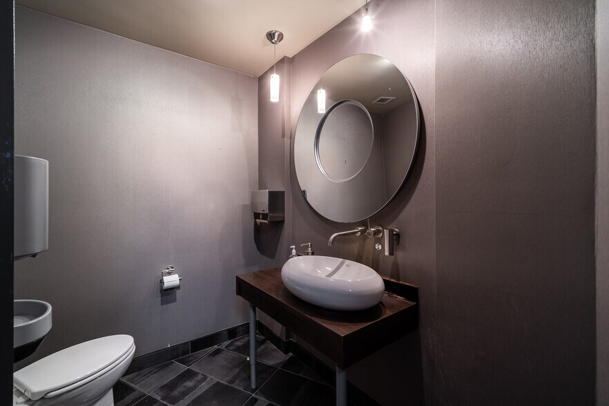 More Photos Of 13200 Boul Métropolitain E, Montréal Office For Sale