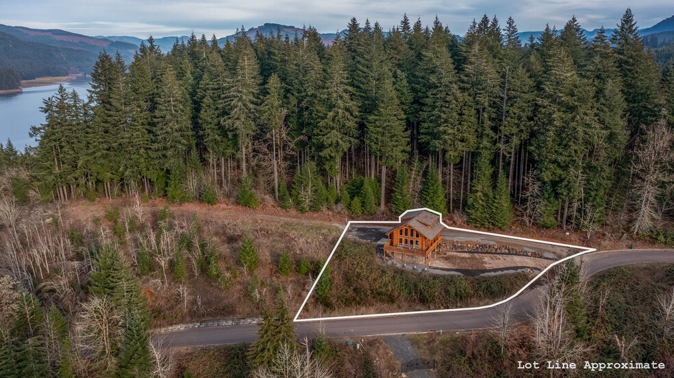 More Photos Of 6331 Lake Pointe Wy, Sweet Home Lodge Meeting Hall For Sale