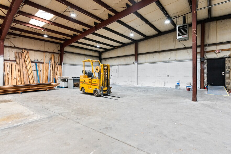 More Photos Of 100 N 11th St, Van Buren Warehouse For Sale