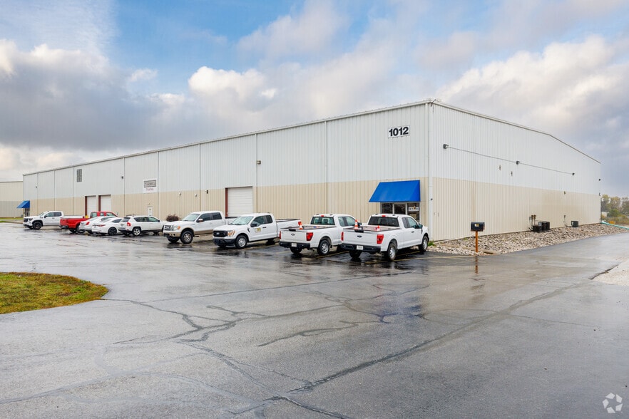 Primary Photo Of 1012 N Farm Road 123, Springfield Warehouse For Lease