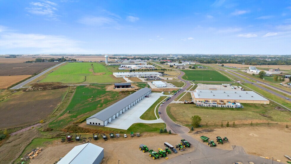 More Photos Of 1301-1337 SE John Deere Cir, Madison Industrial For Sale