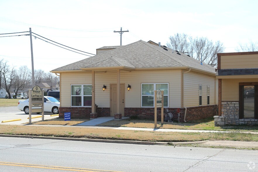 More Photos Of 319-321 W 1st St, Claremore Coworking Space