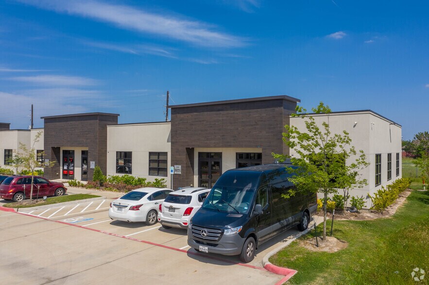 More Photos Of 8118 Fry Rd, Cypress Office For Lease