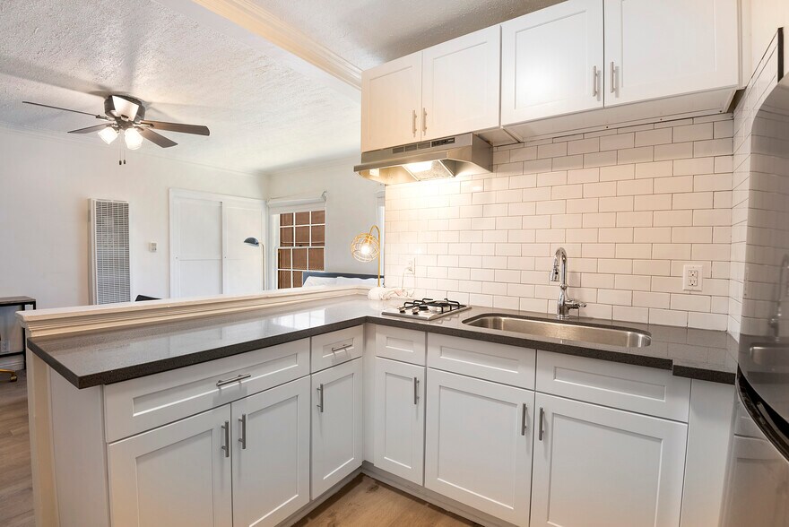 More Photos Of 707-709 Crenshaw Blvd, Los Angeles Apartments For Sale