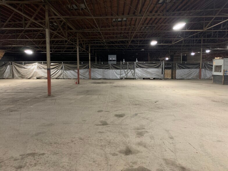 More Photos Of 147 Warehouse St, Weber City Warehouse For Lease