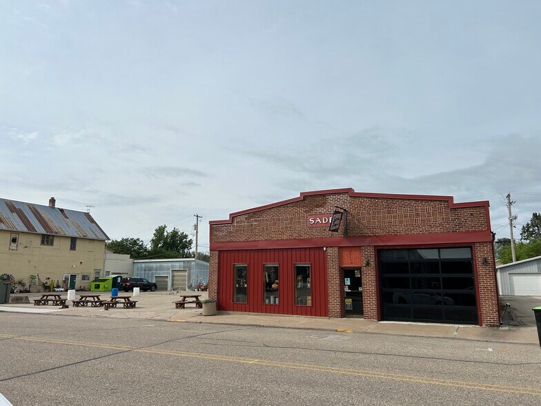 More Photos Of 215 Wolf River Dr, Fremont General Retail For Sale