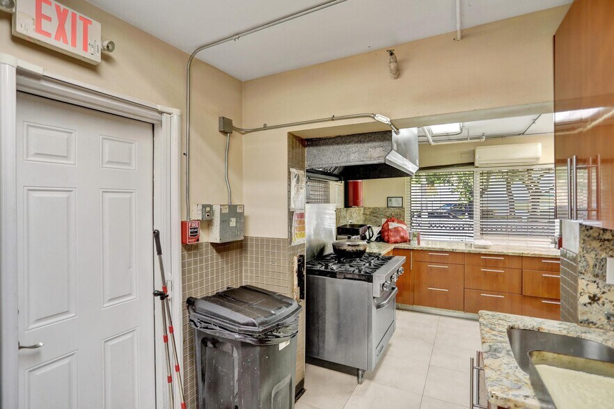 More Photos Of 1722 Madison St, Hollywood Assisted Living For Sale