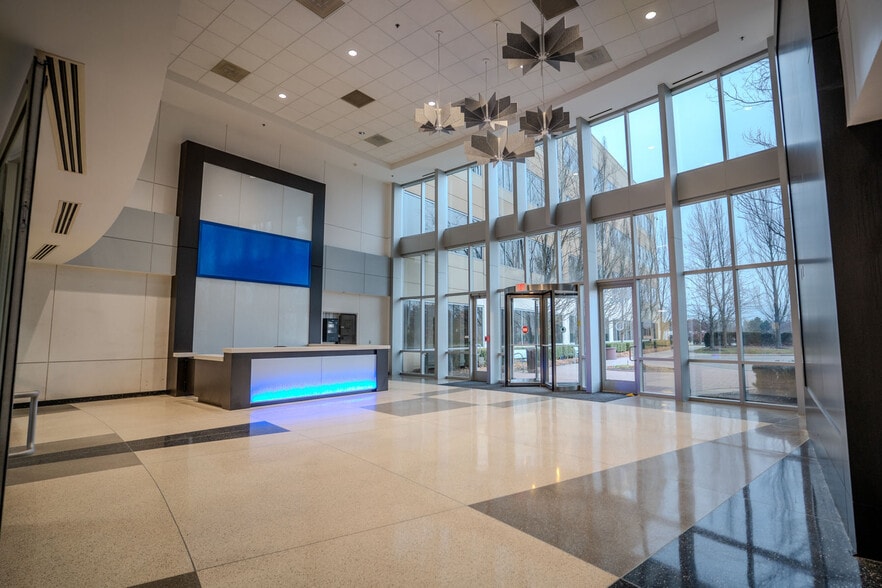 More Photos Of 1075 W Entrance Dr, Auburn Hills Office Residential For Lease